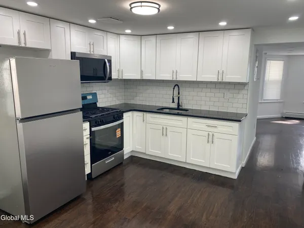 $289,900 | 885 Yorkston Street, Schenectady, NY 12303