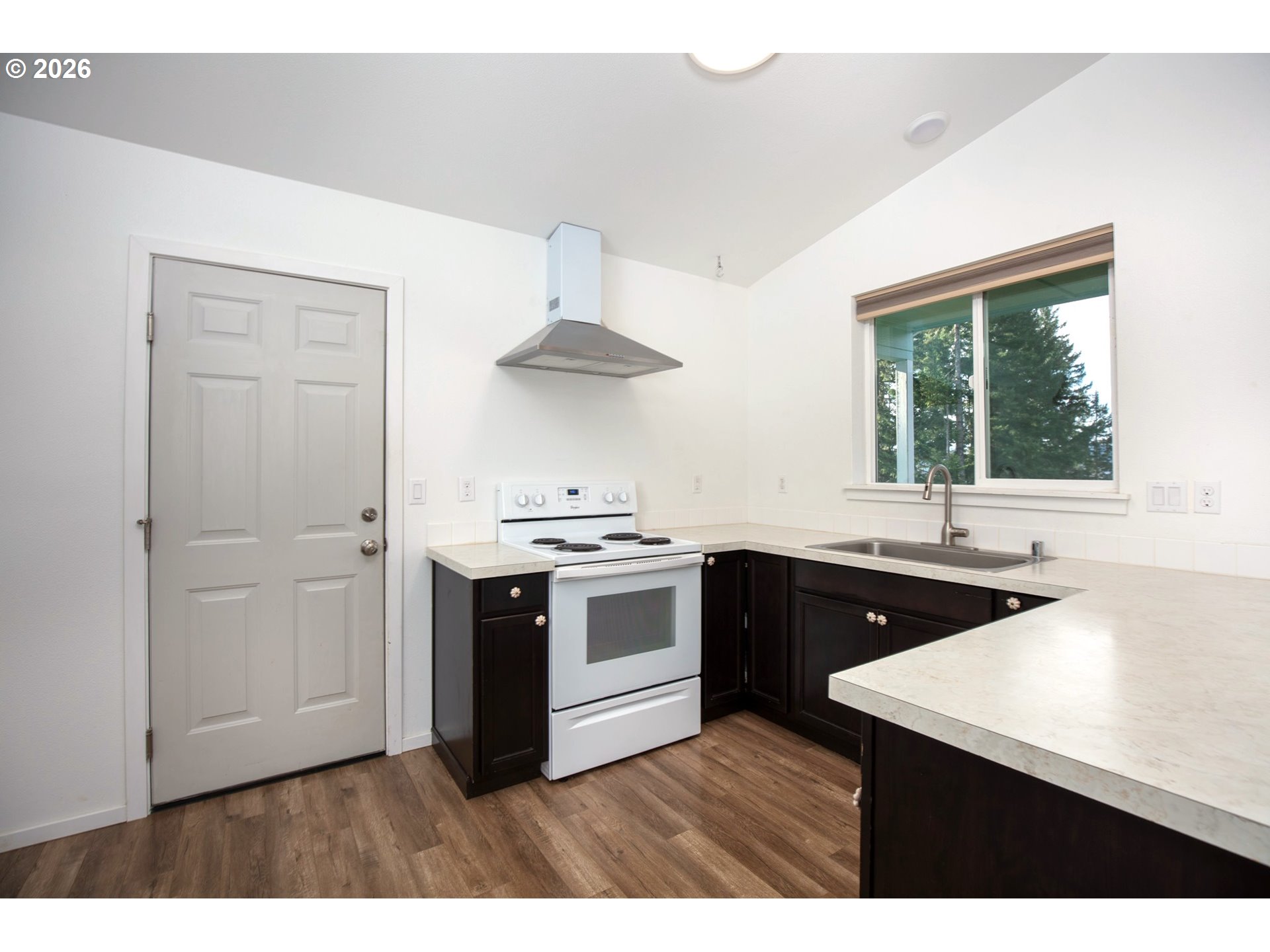 244 Lyons Road White Salmon, WA 98672 - Photo 3 of 22