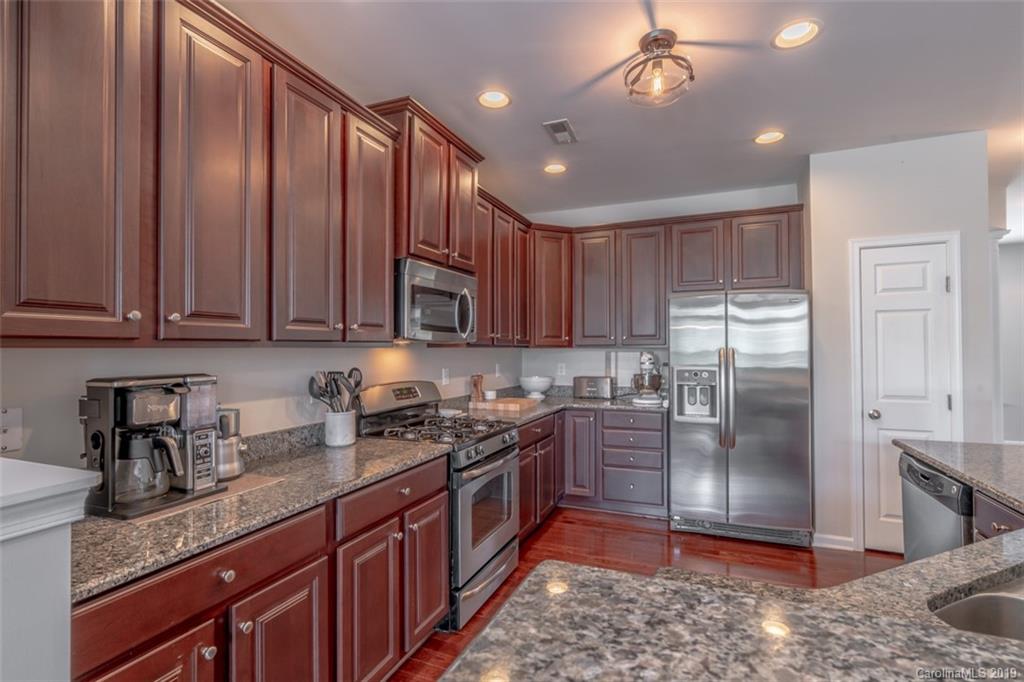 6126 Rockefeller Lane Charlotte, NC 28210 - Photo 12 of 33 Gallery Image 12