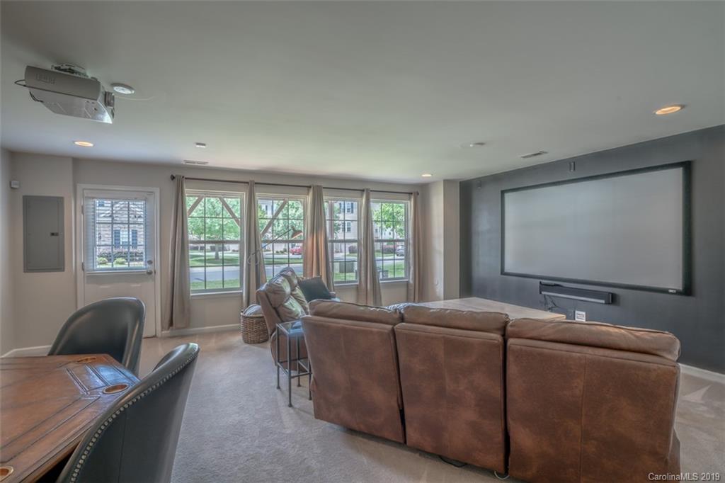 6126 Rockefeller Lane Charlotte, NC 28210 - Photo 4 of 33 Gallery Image 4