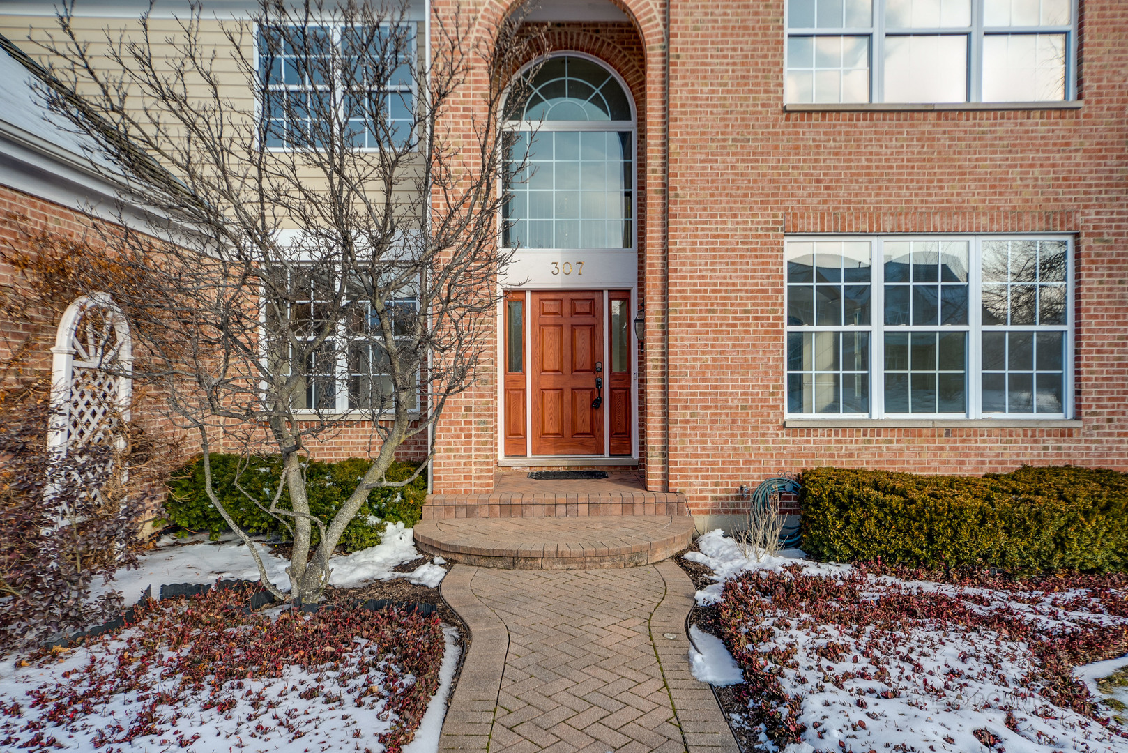 307 Saddle Lane Fox River Grove, IL 60021 - Photo 3 of 53