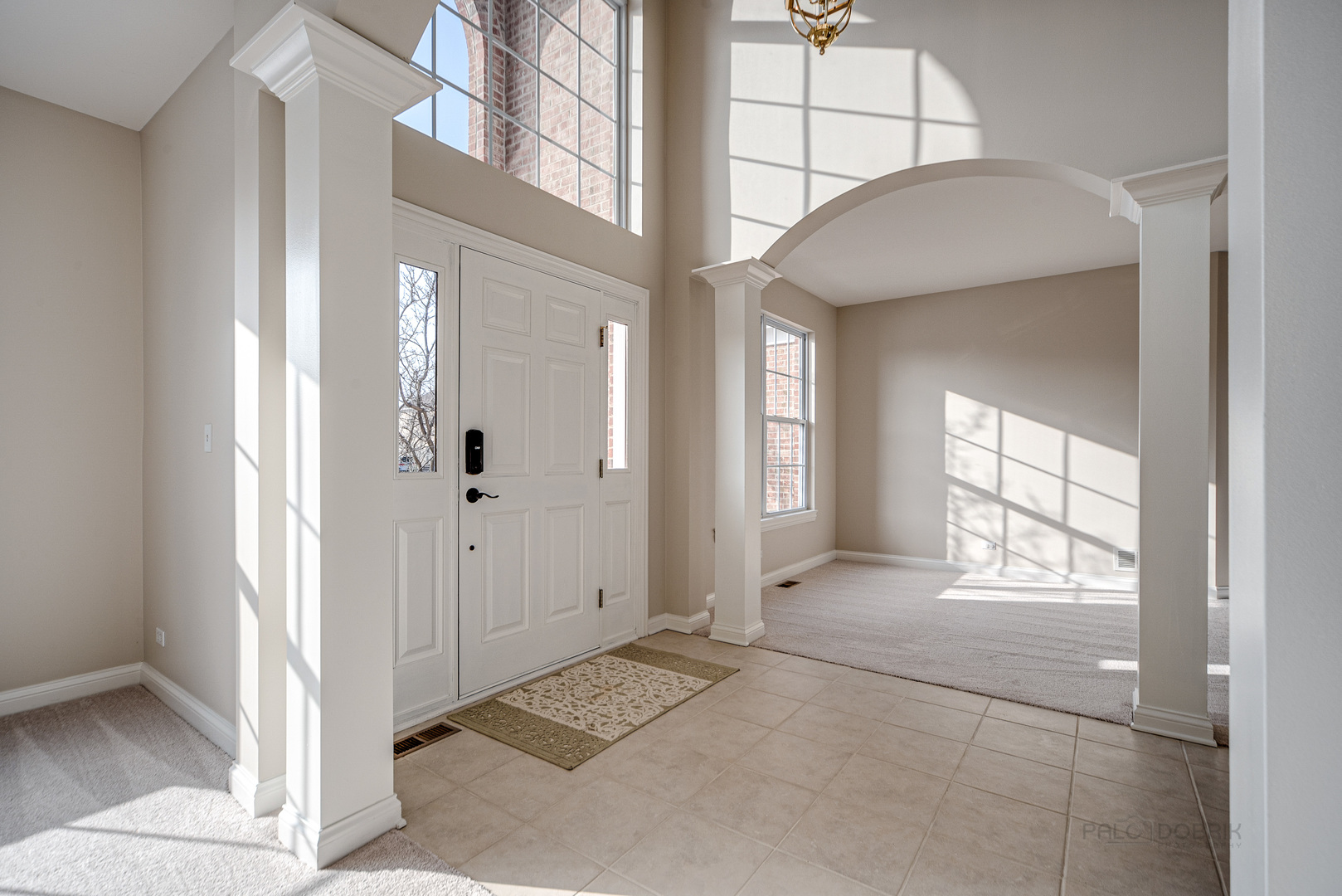 307 Saddle Lane Fox River Grove, IL 60021 - Photo 4 of 53