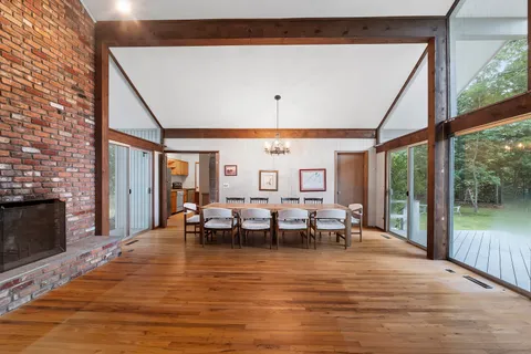 $1,400,000 | 11 Patriots Lane, East Hampton, NY 11937