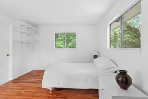 $1,400,000 | 11 Patriots Lane, East Hampton, NY 11937