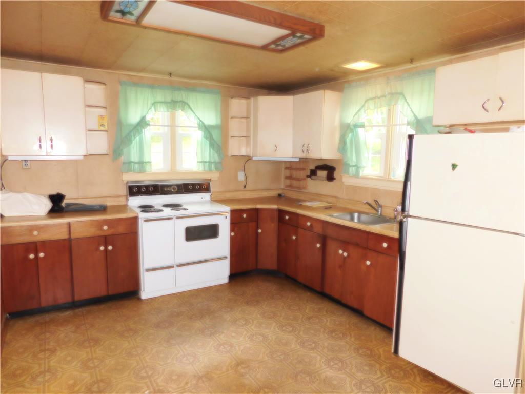 5940 Emmaus Road Emmaus, PA 18049 - Photo 4 of 11 Gallery Image 4