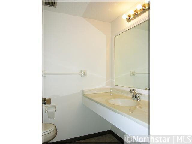 4648 Cedar Lk Road South, Unit 2 St. Louis Park, MN 55416 - Photo 12 of 18 Gallery Image 12