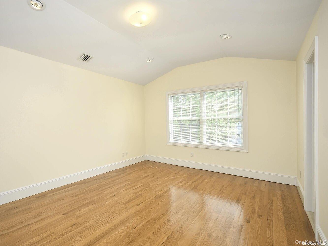 51 Inwood Road, Unit B Port Washington, NY 11050 - Photo 24 of 33