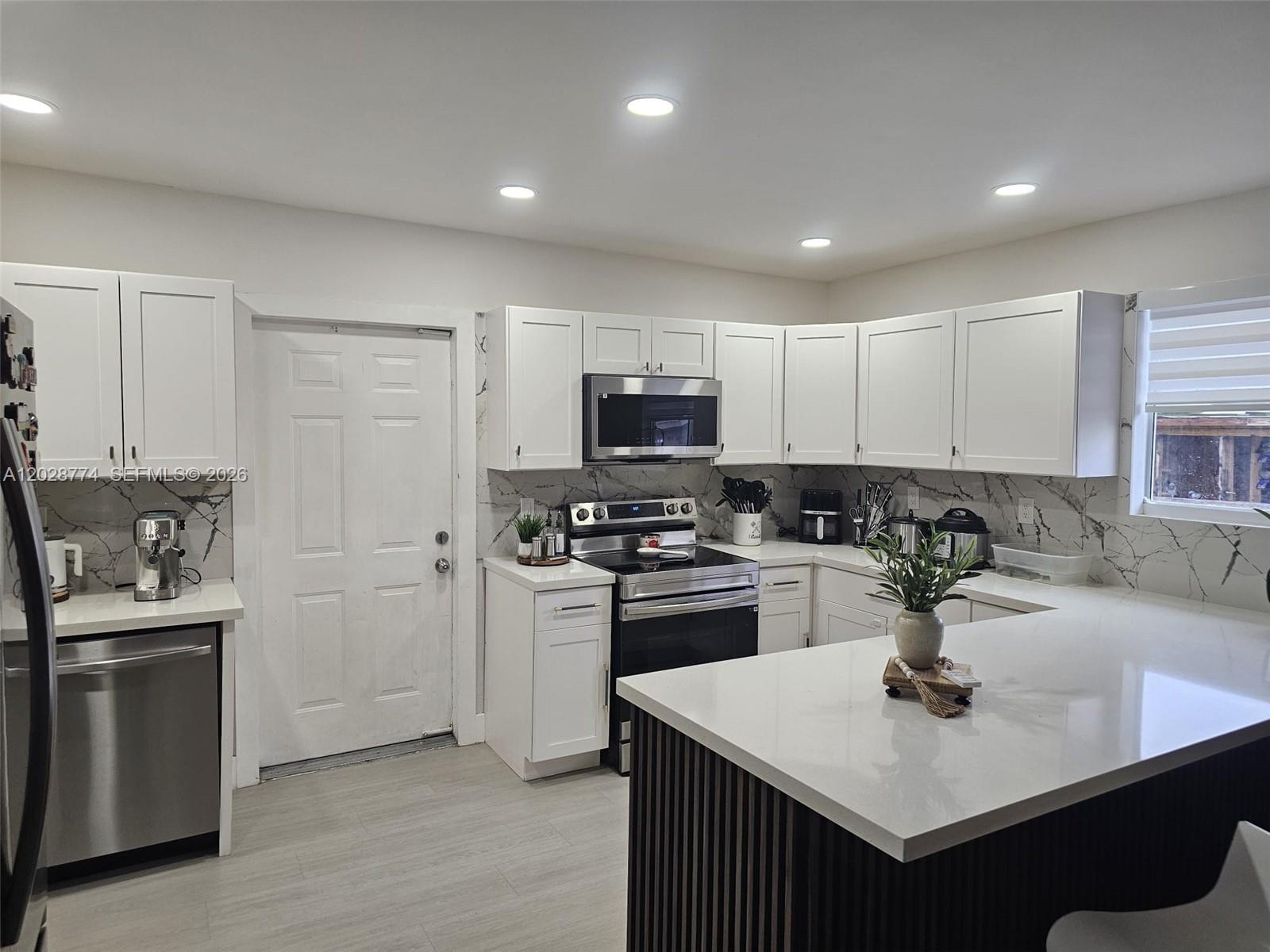 75 Southwest 18th Avenue Homestead, FL 33030 - Photo 8 of 32