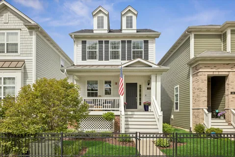 $750,000 | 30 North Dryden Place, Arlington Heights, IL 60004
