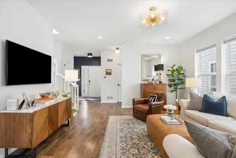$750,000 | 30 North Dryden Place, Arlington Heights, IL 60004
