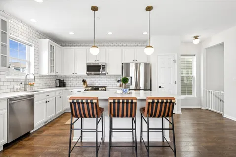 $750,000 | 30 North Dryden Place, Arlington Heights, IL 60004