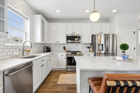 $750,000 | 30 North Dryden Place, Arlington Heights, IL 60004