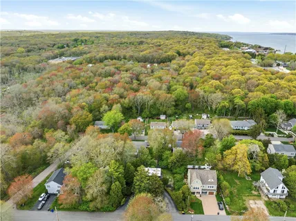 $800,000 | 10 What Cheer Road, Narragansett, RI 02882