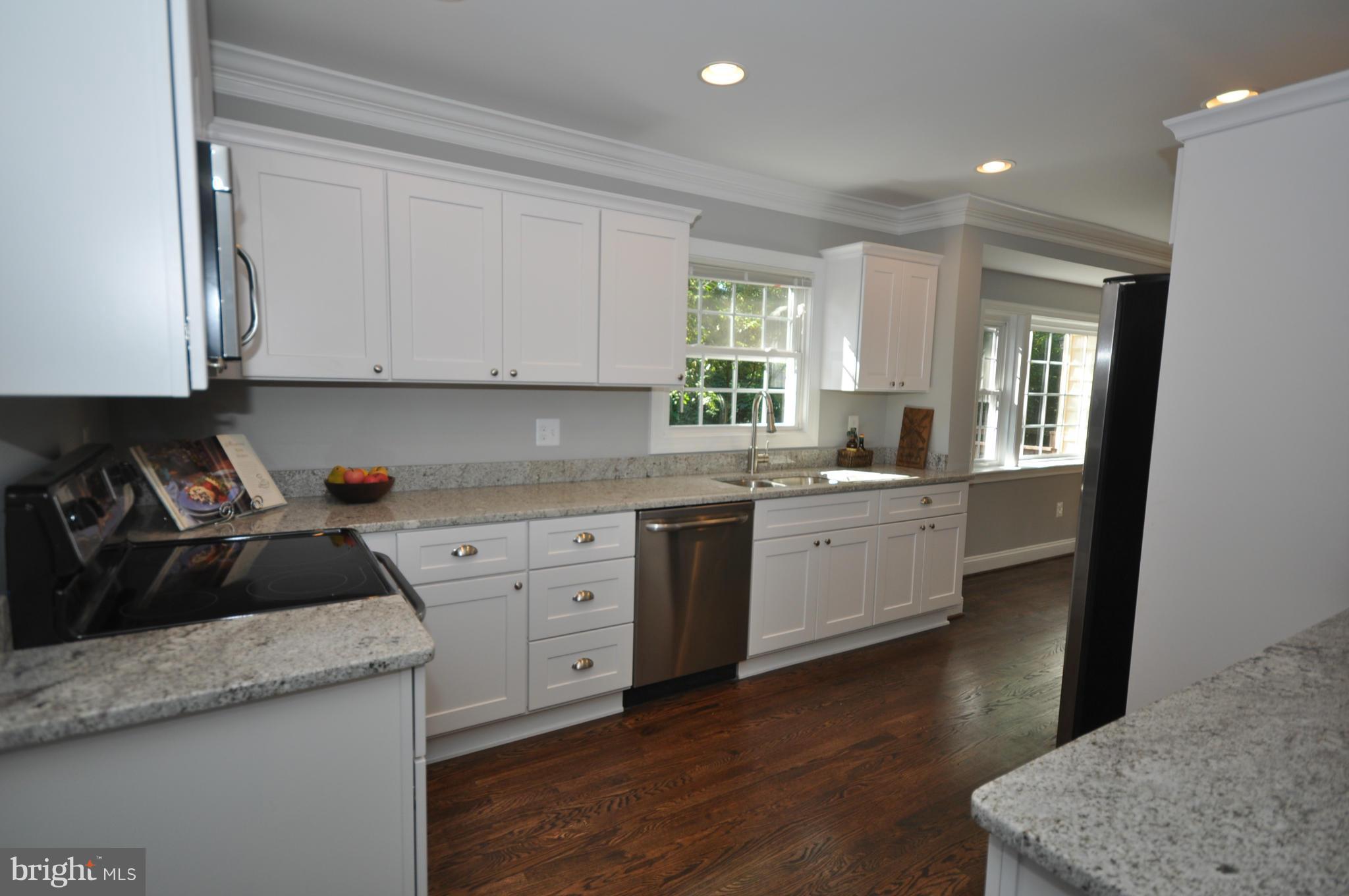 6005 Telegraph Road Alexandria, VA 22310 - Photo 3 of 22 Kitchen