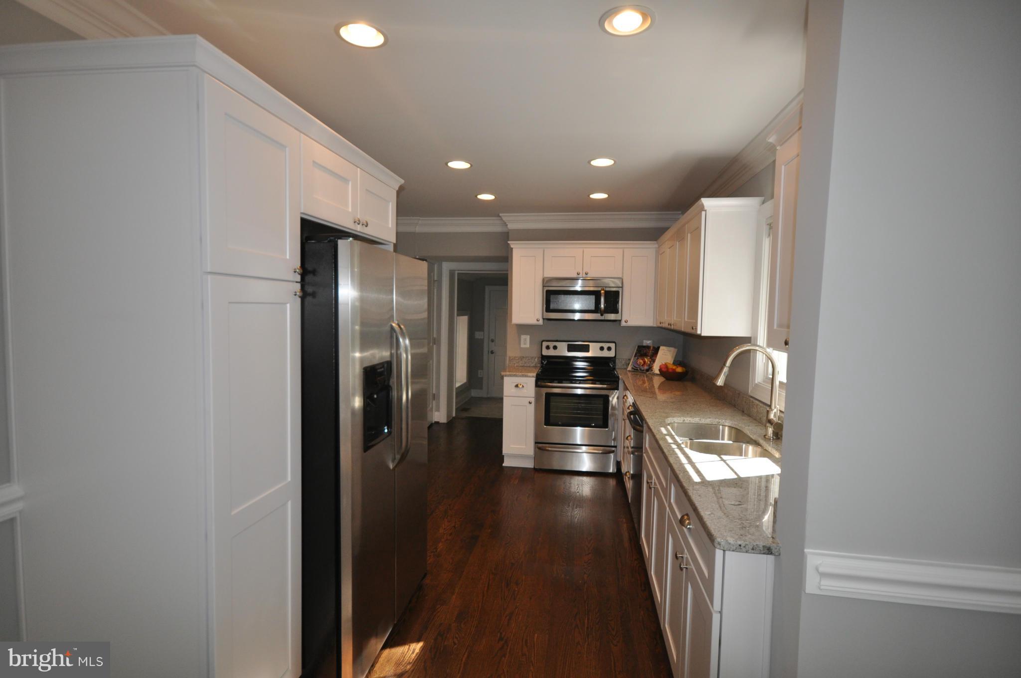 6005 Telegraph Road Alexandria, VA 22310 - Photo 5 of 22 Kitchen