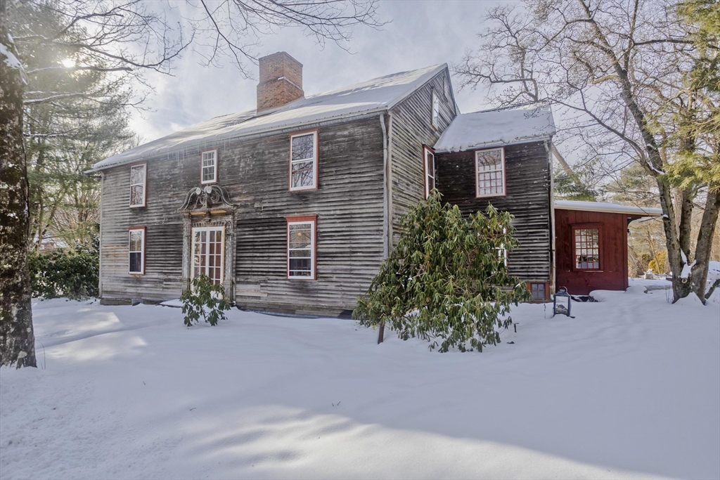 17 Old Sunderland Road Montague, MA 01351 - Photo 1 of 42 a front view of a house with garden