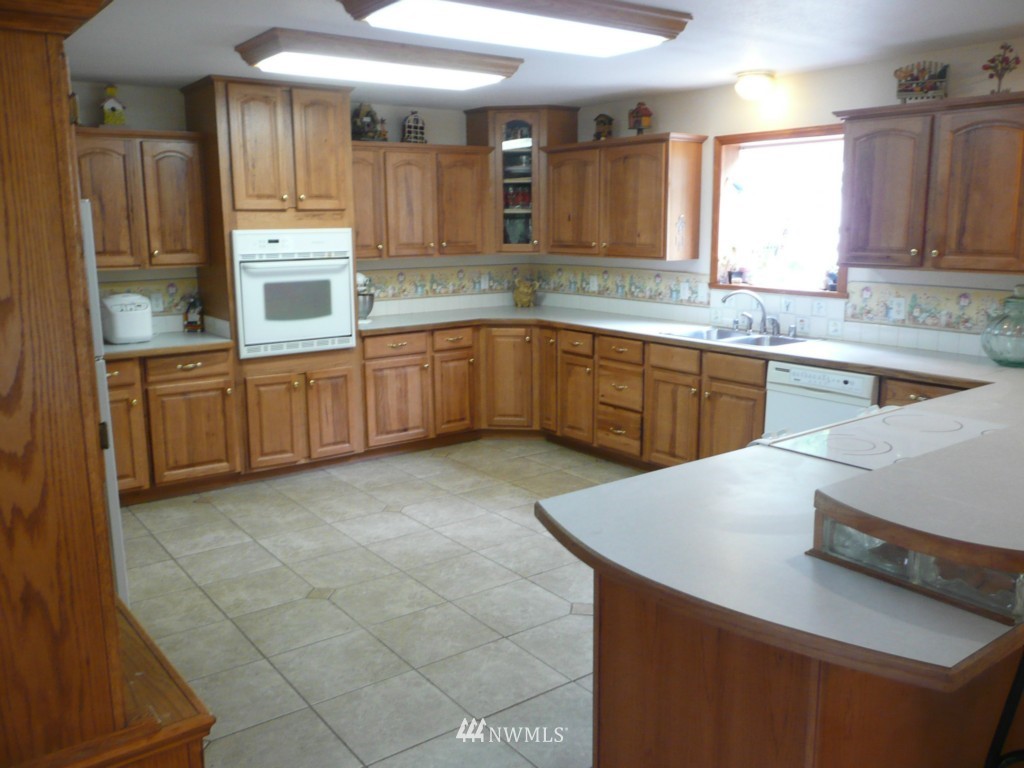 24208 Martin Road Sedro-Woolley, WA 98284 - Photo 5 of 15 Gallery Image 5