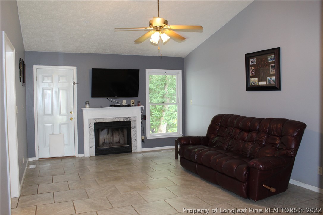 5058 Summer Ridge Road Fayetteville, NC 28303 - Photo 3 of 20 Gallery Image 3