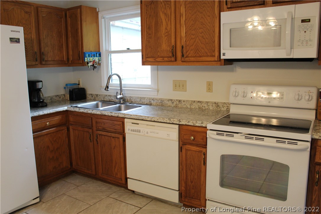 5058 Summer Ridge Road Fayetteville, NC 28303 - Photo 6 of 20 Gallery Image 6