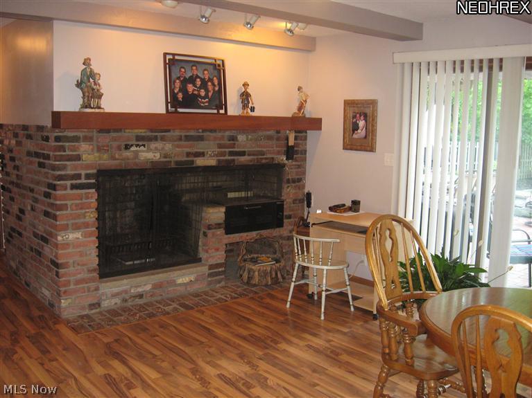 1443 Dill Road Cleveland, OH 44121 - Photo 9 of 24