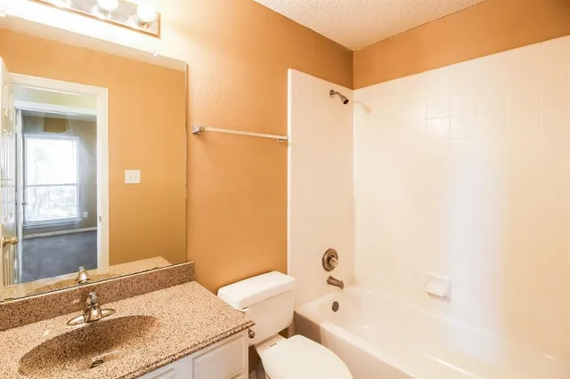 $2,260 | 4010 Windhaven Lane, Dallas, TX 75287