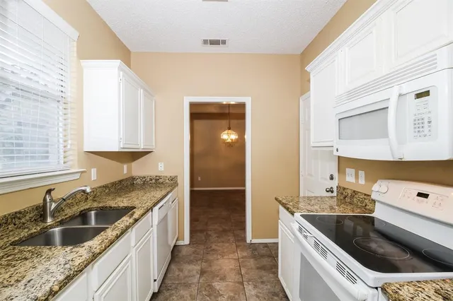 $2,260 | 4010 Windhaven Lane, Dallas, TX 75287