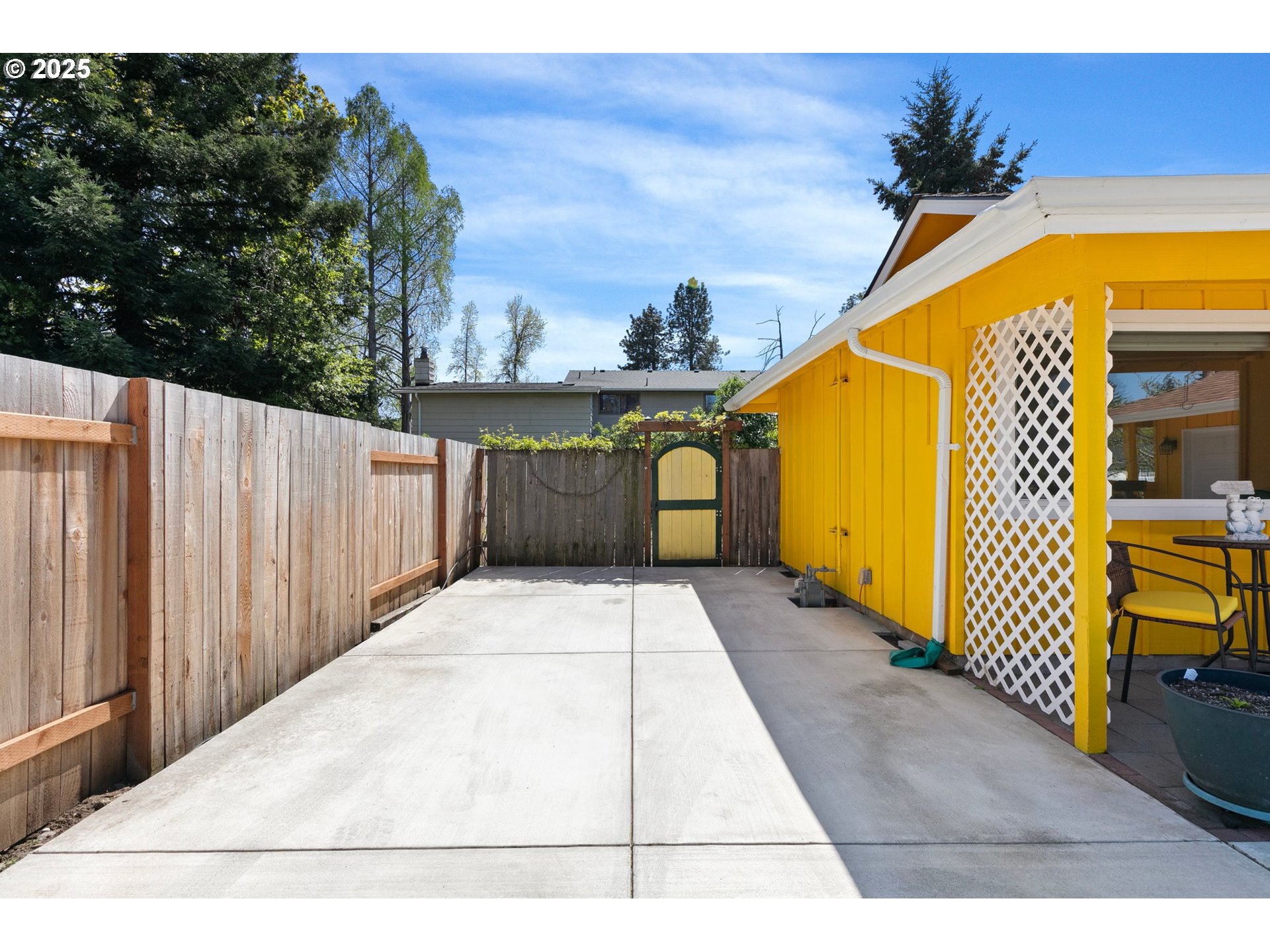 1170 Cal Young Road Eugene, OR 97401 - Photo 37 of 40 a view of a swimming pool with a chair