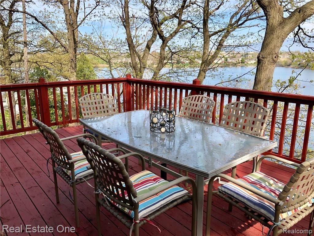 261 Ora Road Oxford, MI 48371 - Photo 2 of 17 ORAbackyard.jpg