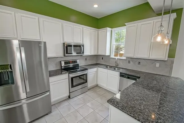 $3,000 | 2005 South Chippewa Street, New Orleans, LA 70130