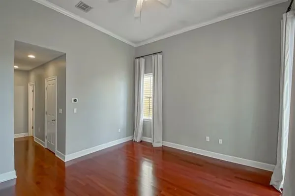 $3,000 | 2005 South Chippewa Street, New Orleans, LA 70130