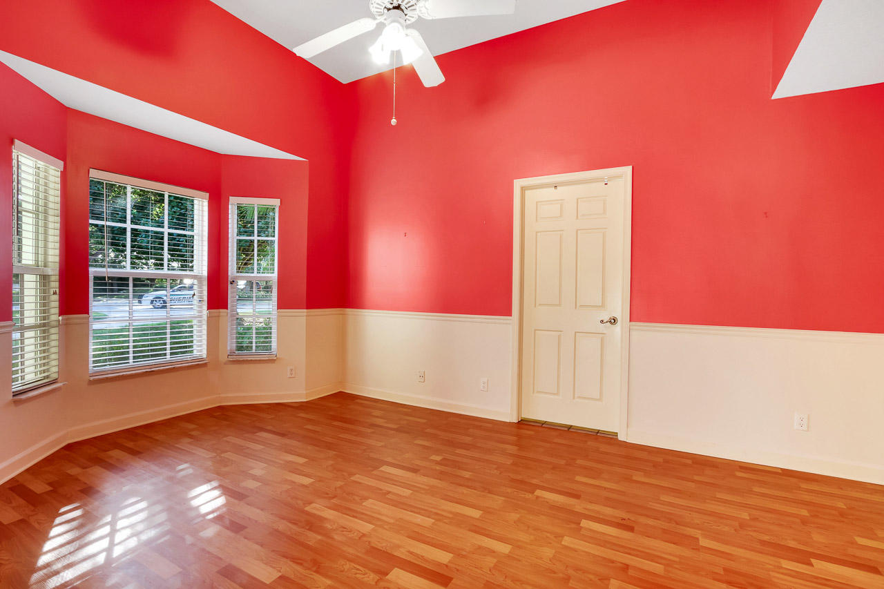 12345 Ridge Road North Palm Beach, FL 33408 - Photo 17 of 25 Guest Bedroom