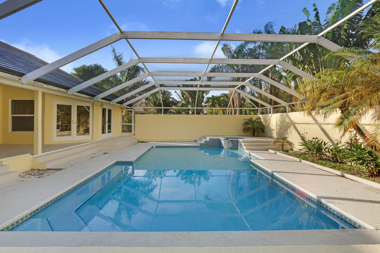 12345 Ridge Road North Palm Beach, FL 33408 - Photo 21 of 25 Pool