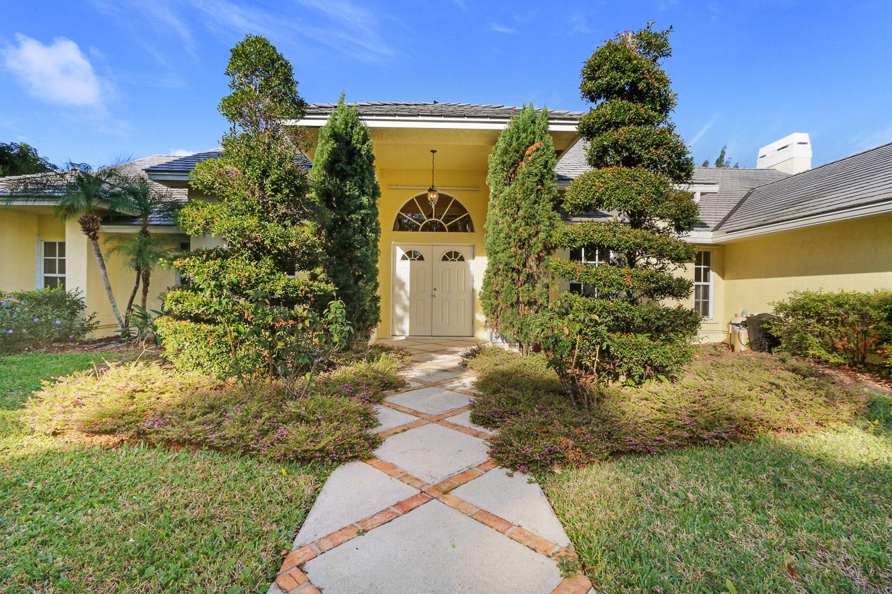 12345 Ridge Road North Palm Beach, FL 33408 - Photo 5 of 25 Exterior Entry