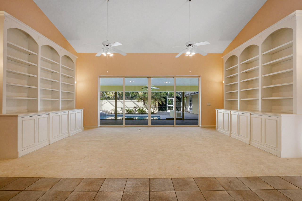12345 Ridge Road North Palm Beach, FL 33408 - Photo 6 of 25 Living Room