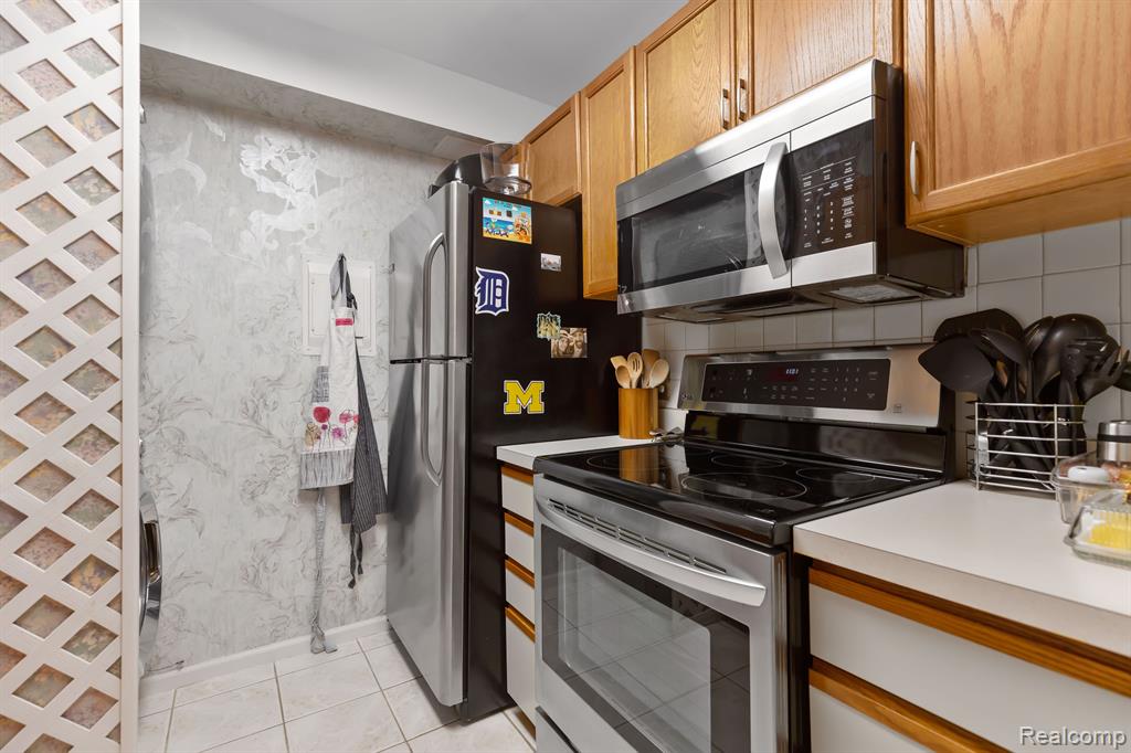 1235 South Maple Road, Unit 201 Ann Arbor, MI 48103 - Photo 10 of 22 Gallery Image 10