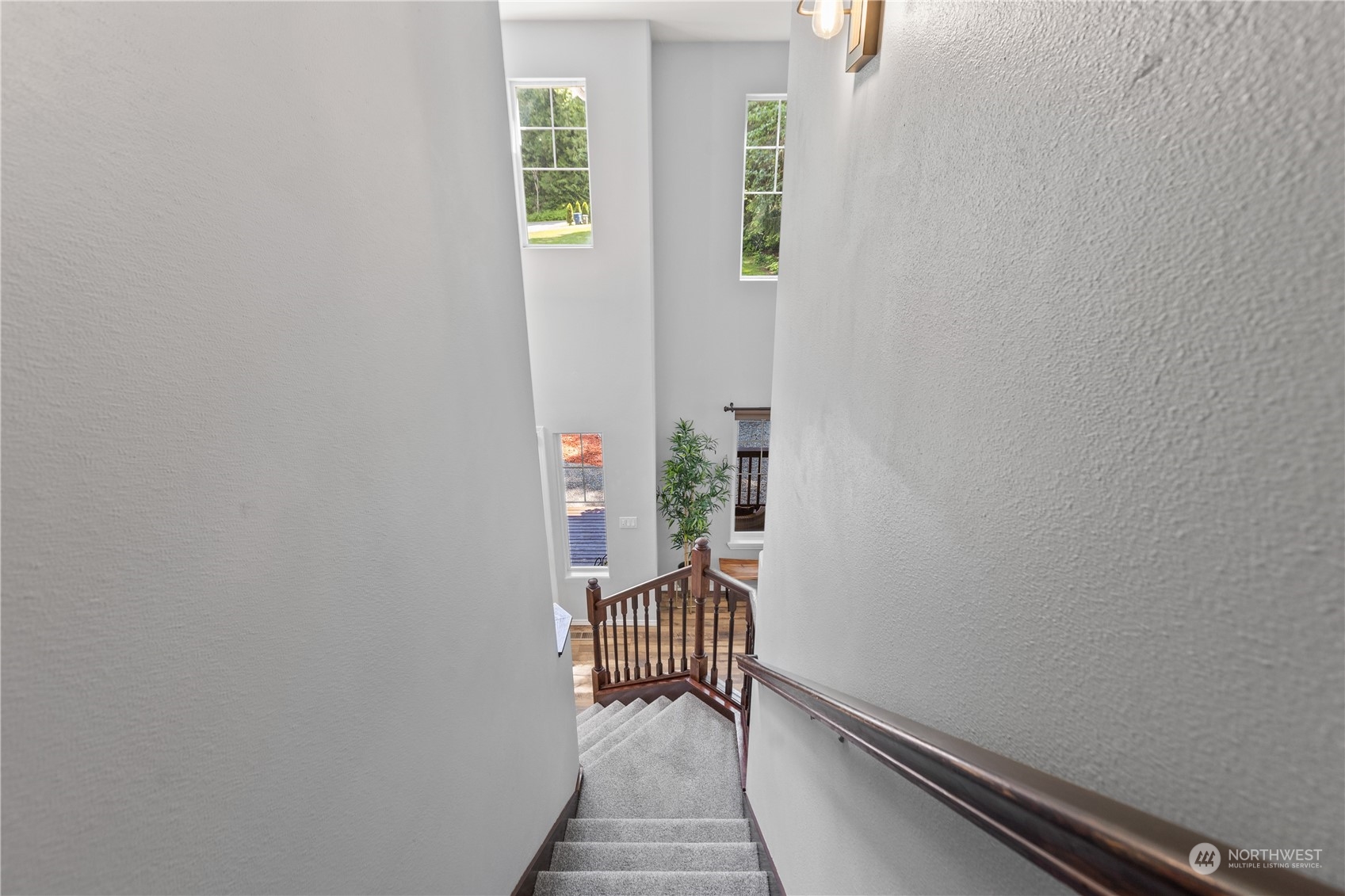 306 South Lake Roesiger Road Snohomish, WA 98290 - Photo 19 of 40 a view of a hallway with windows