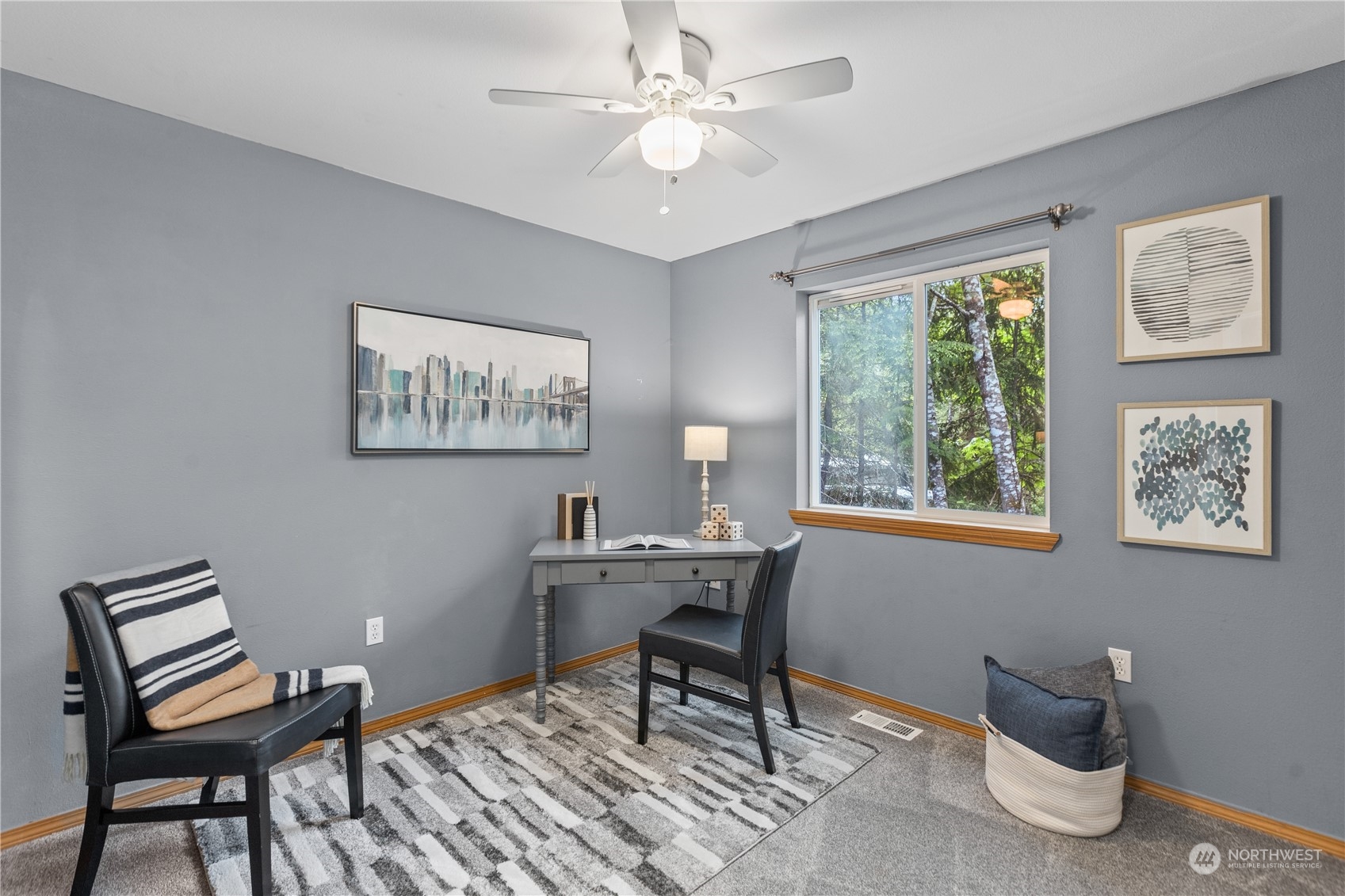 306 South Lake Roesiger Road Snohomish, WA 98290 - Photo 20 of 40 a workspace with furniture and a window