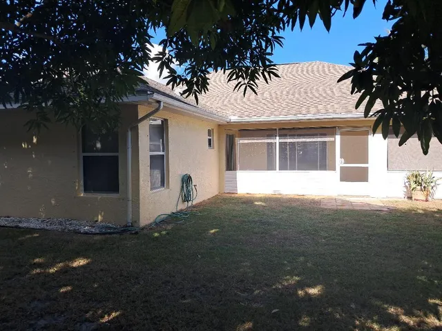 $2,800 | 242 Southwest Amesbury Avenue, Port St. Lucie, FL 34953