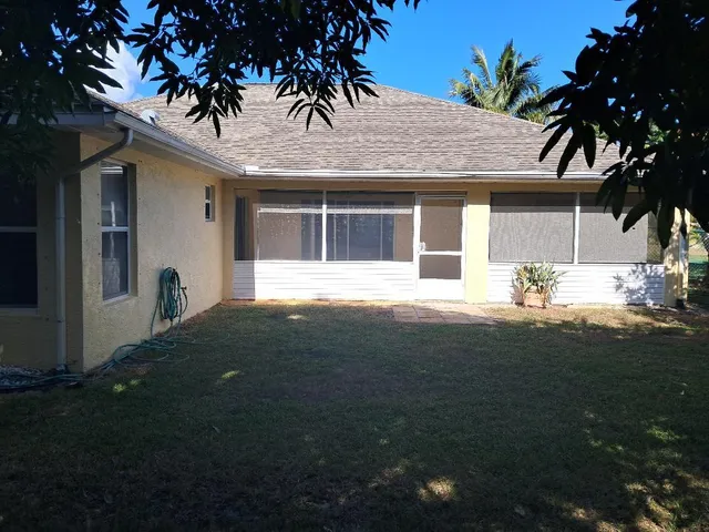 $2,800 | 242 Southwest Amesbury Avenue, Port St. Lucie, FL 34953