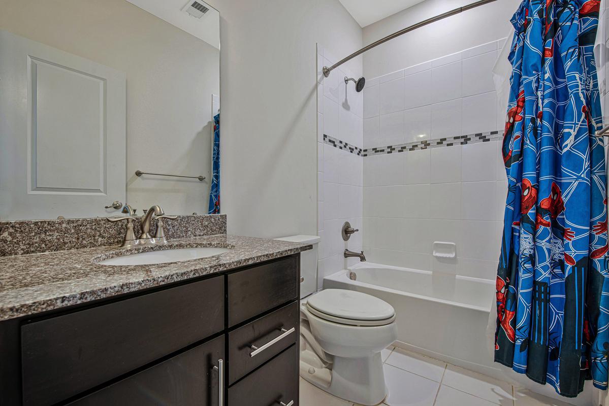 14413 Sandy Ridge Lane Laurel, MD 20707 - Photo 27 of 41 Third level full bath.
