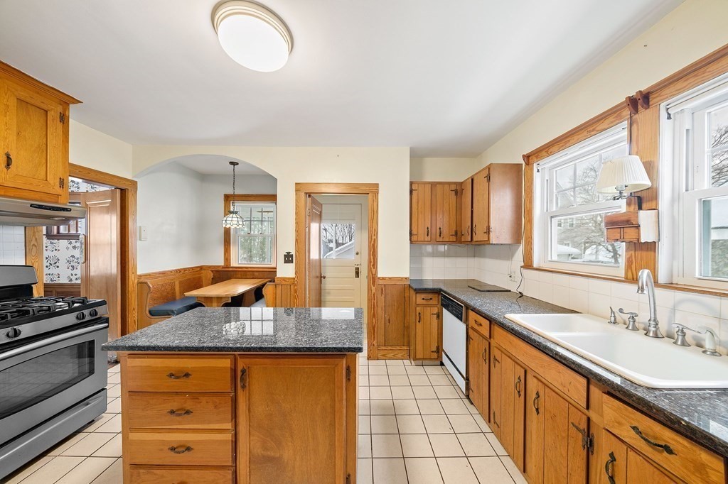 49 Highfield Road Quincy, MA 02169 - Photo 8 of 37 Gallery Image 8