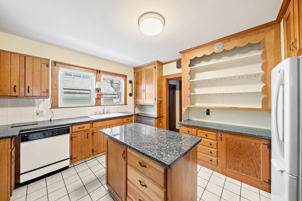 49 Highfield Road Quincy, MA 02169 - Photo 9 of 37 Gallery Image 9