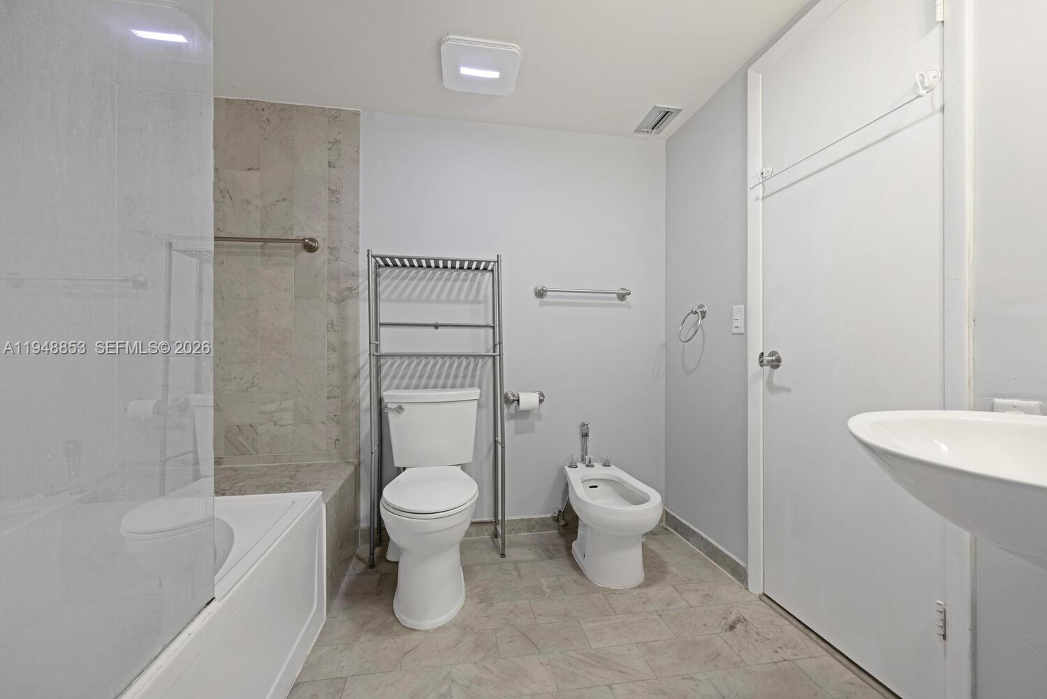 7867 Southwest 102nd Lane Miami, FL 33156 - Photo 12 of 16