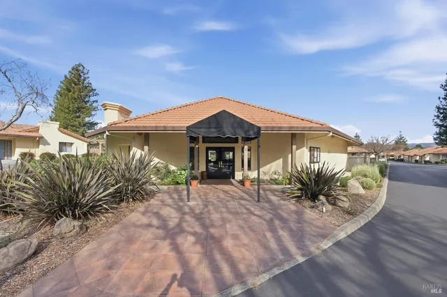 $799,000 | 77 Fountain Grove Circle, Napa, CA 94558