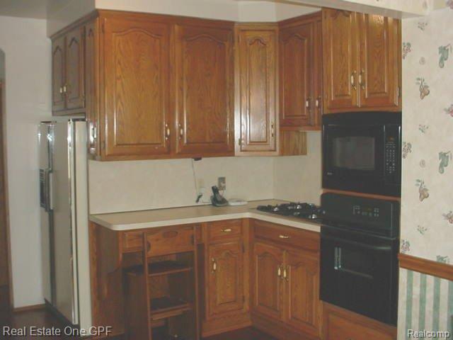 475 Kerby Road Grosse Pointe, MI 48236 - Photo 5 of 13 Kitchen
