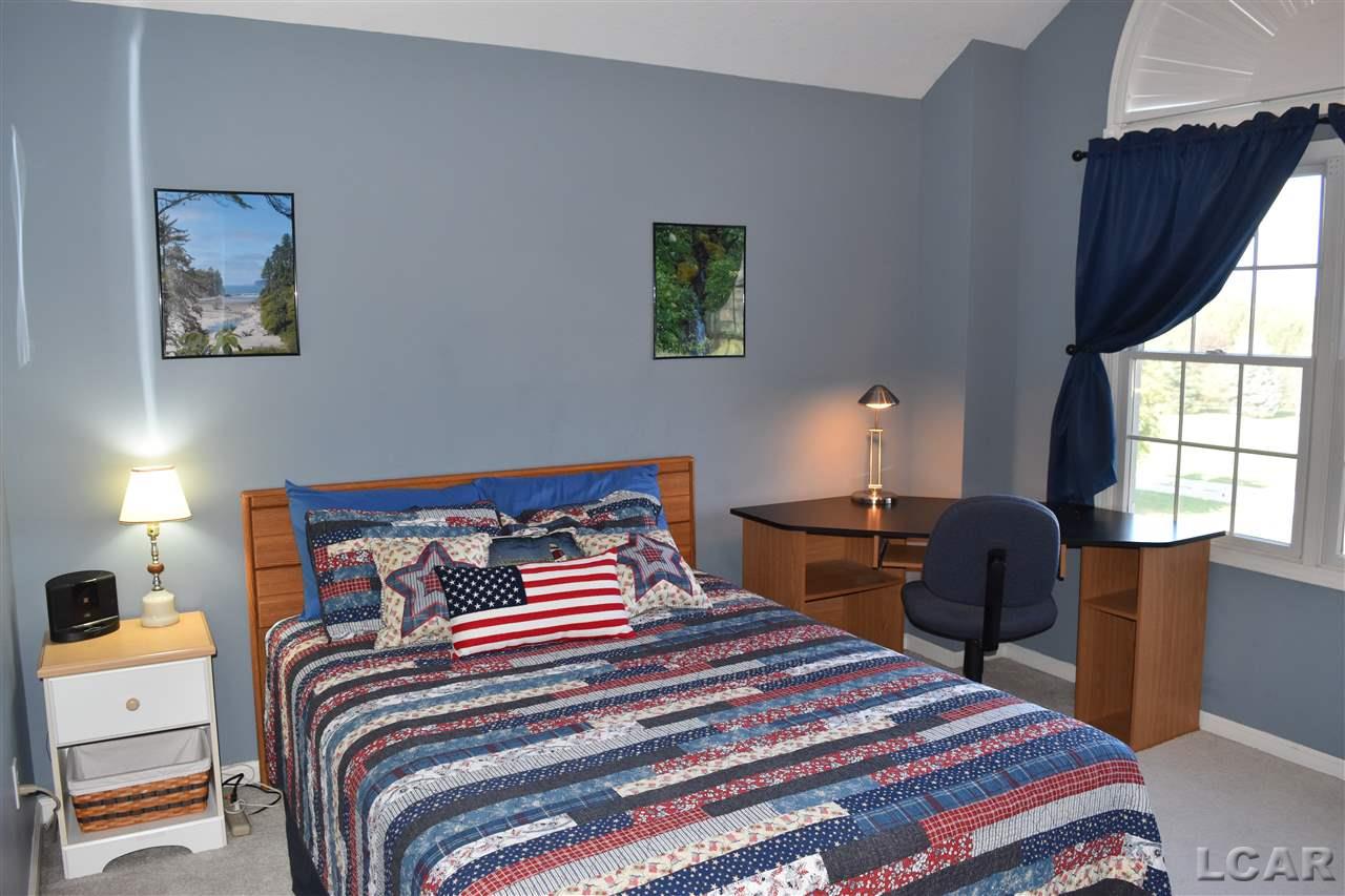 1279 Scott Ridge Drive Adrian, MI 49221 - Photo 22 of 35 BEDROOM