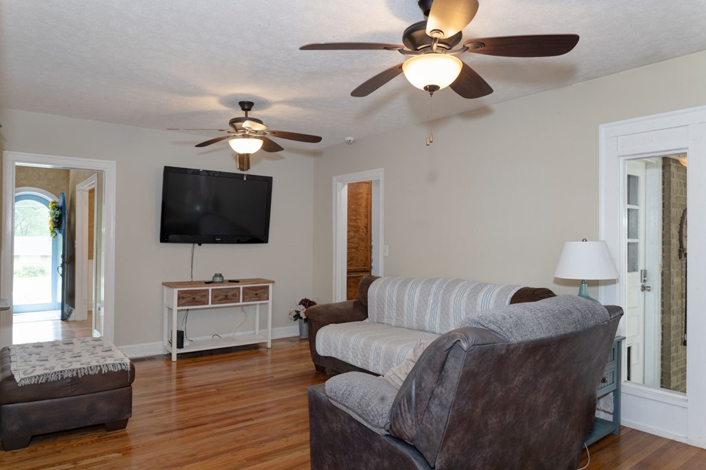 1409 Cloverdale Road Columbus, GA 31904 - Photo 14 of 49 Den/Separate living area