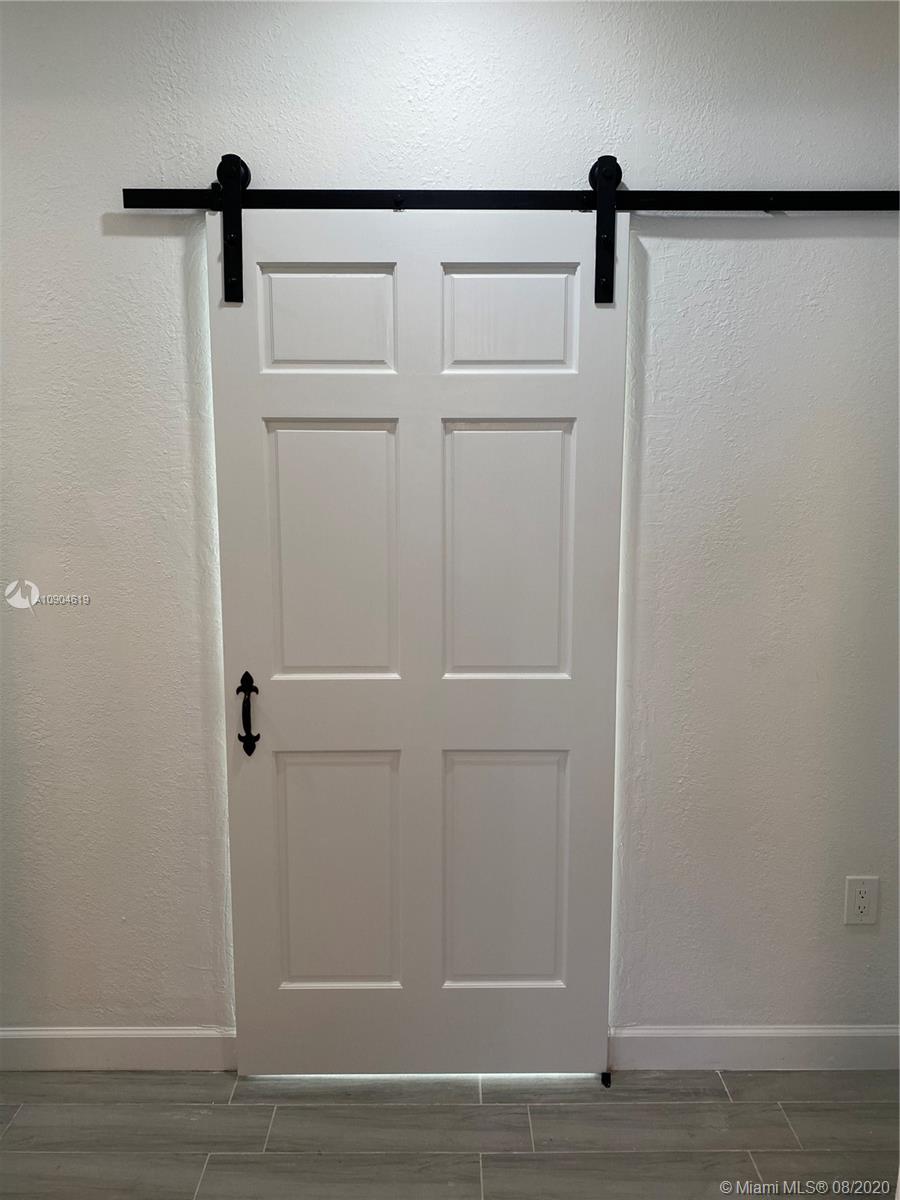 3670 Northwest 16th Street Miami, FL 33125 - Photo 16 of 17 a view of small space
