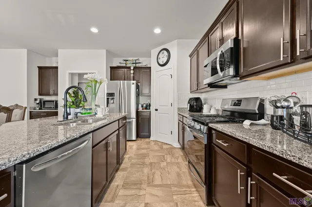 $3,200 | 912 Gentle Wind Drive, Baton Rouge, LA 70820