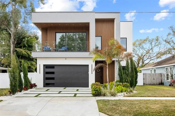 $9,000 | 910 West W Street, Tampa, FL 33602